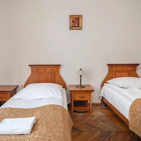 Bed & Breakfast Jasny Palac 2*