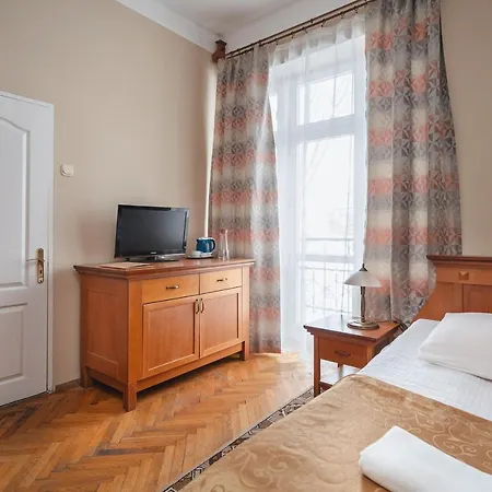 Bed & Breakfast Jasny Palac 2*