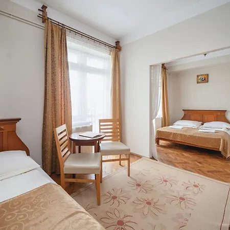 Jasny Palac Bed & Breakfast 2*